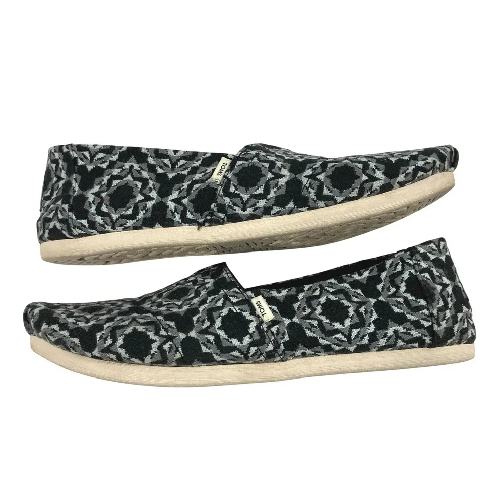 TOMS Slip On‎ Flats Womens Size  9.5 Grey Black Geometric Medallion Tapestry